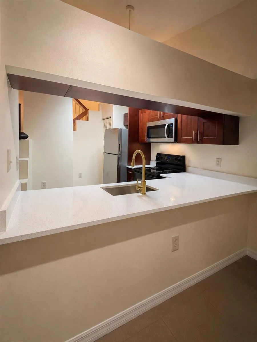 21202 GLENMOOR DRIVE #21202 West Palm Beach, FL 33409
