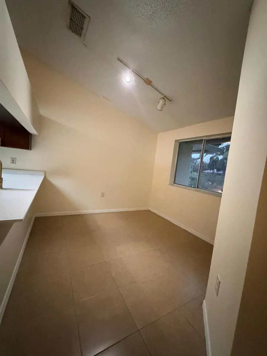 21202 GLENMOOR DRIVE #21202 West Palm Beach, FL 33409