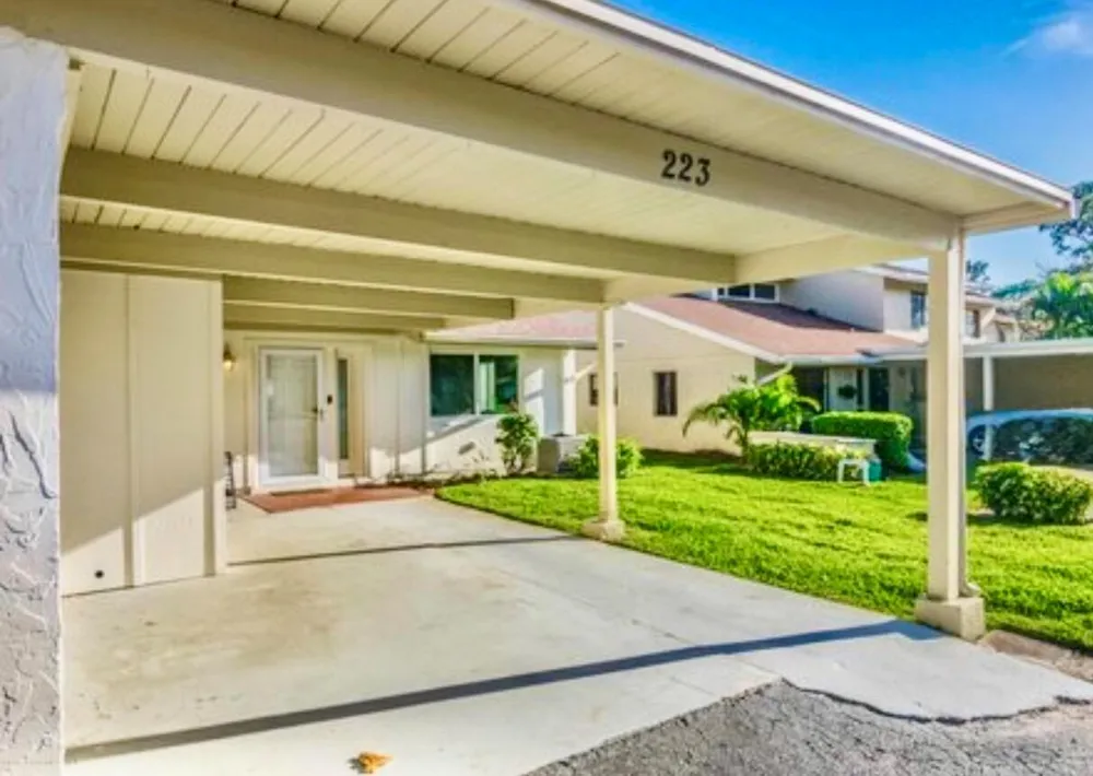 223 Augusta Way Melbourne, FL 32940