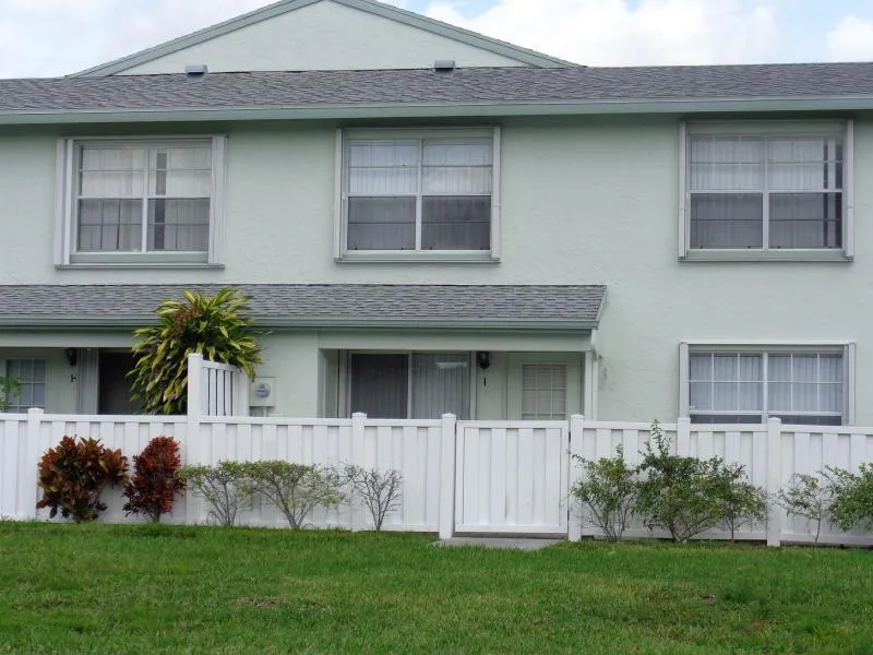 3708 SAVOY LANE #E West Palm Beach, FL 33417