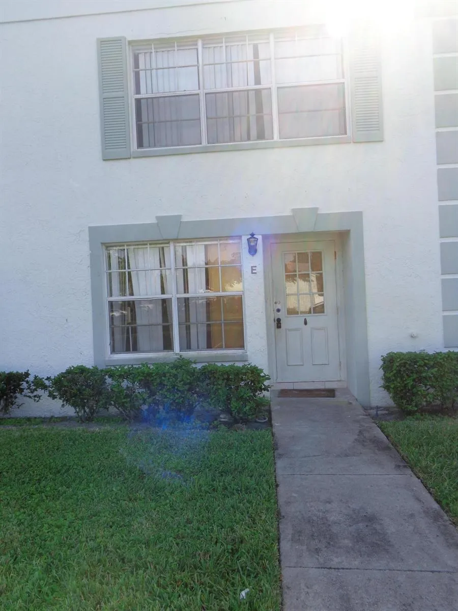 3708 SAVOY LANE #E West Palm Beach, FL 33417