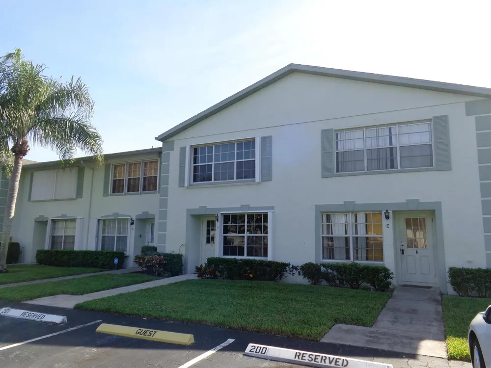 3708 SAVOY LANE #E West Palm Beach, FL 33417