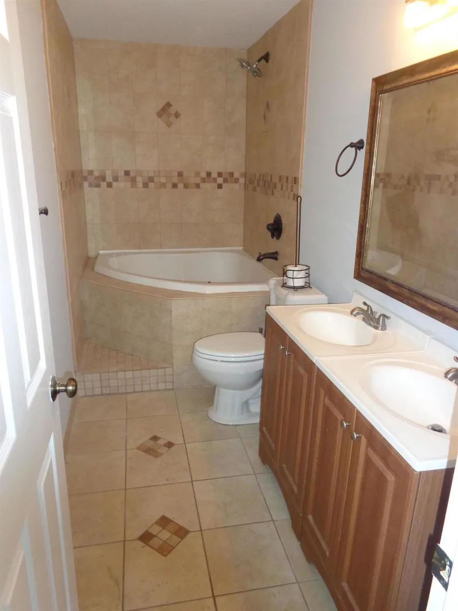 3708 SAVOY LANE #E West Palm Beach, FL 33417
