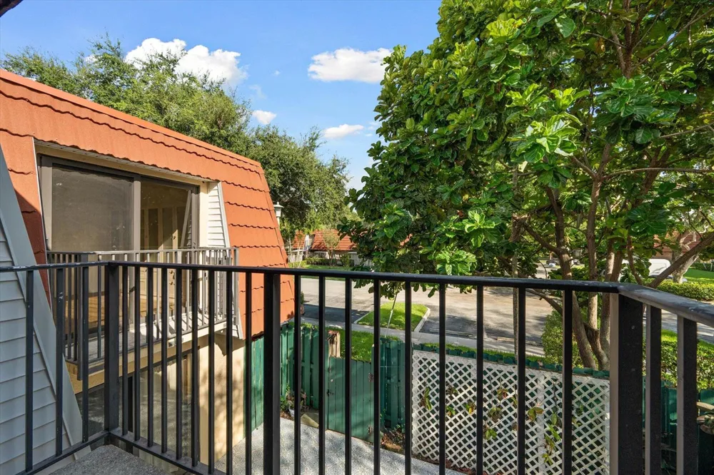 9907 NW 6TH PLACE #42 Plantation, FL 33324