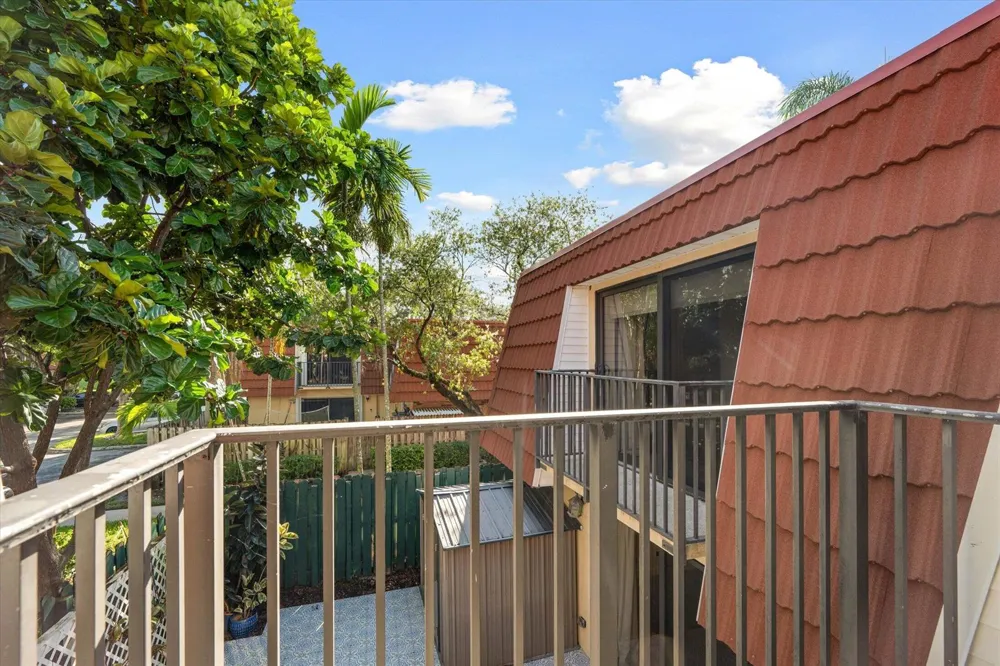 9907 NW 6TH PLACE #42 Plantation, FL 33324