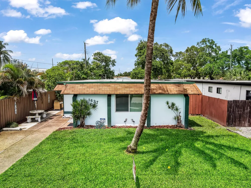1637 Taft Street Hollywood, FL 33020