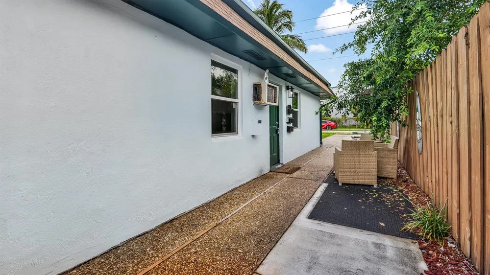 1637 Taft Street Hollywood, FL 33020