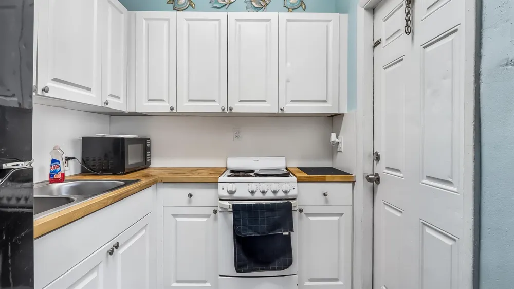 1637 Taft Street Hollywood, FL 33020