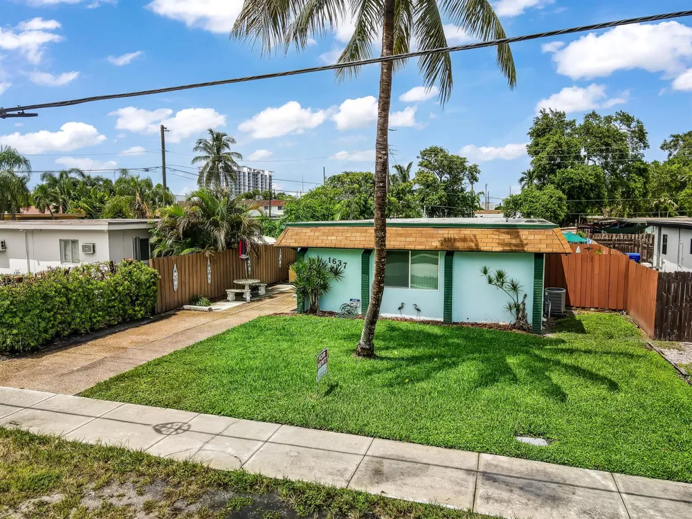 1637 Taft Street Hollywood, FL 33020