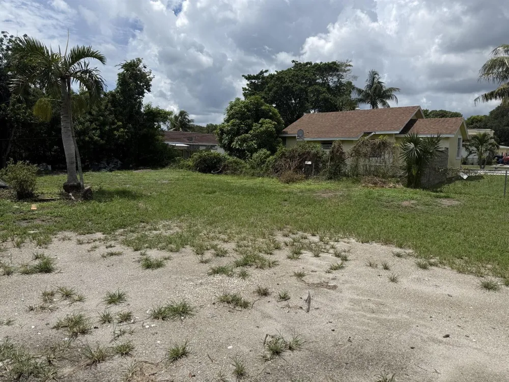 2422 Genessee Avenue West Palm Beach, FL 33409
