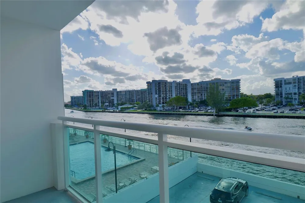 3000 S Ocean Drive #312 Hollywood, FL 33019
