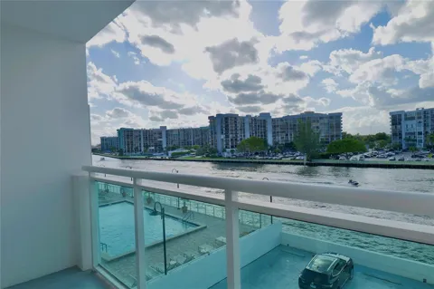 3000 S Ocean Drive #312