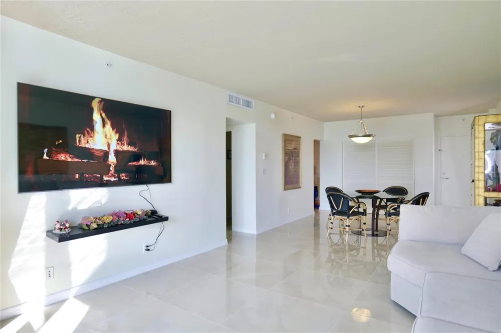 3000 S Ocean Drive #312 Hollywood, FL 33019