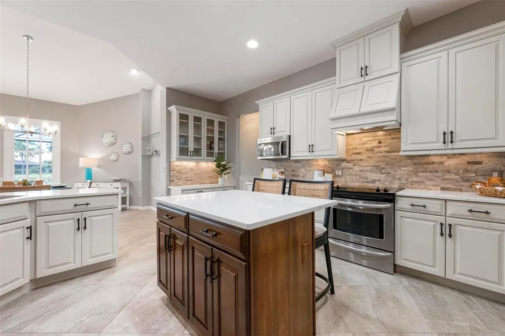 434 TREMINGHAM WAY Venice, FL 34293