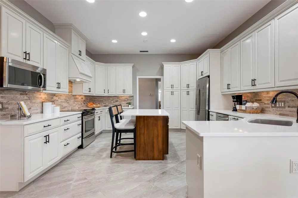 434 TREMINGHAM WAY Venice, FL 34293