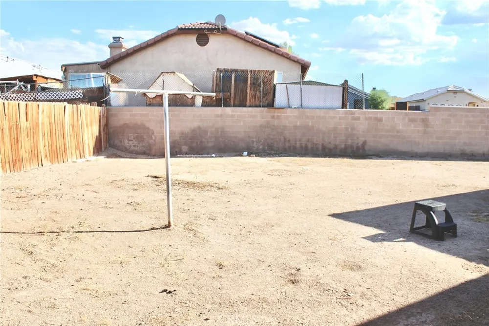 951 Chateau Way Barstow, CA 92311