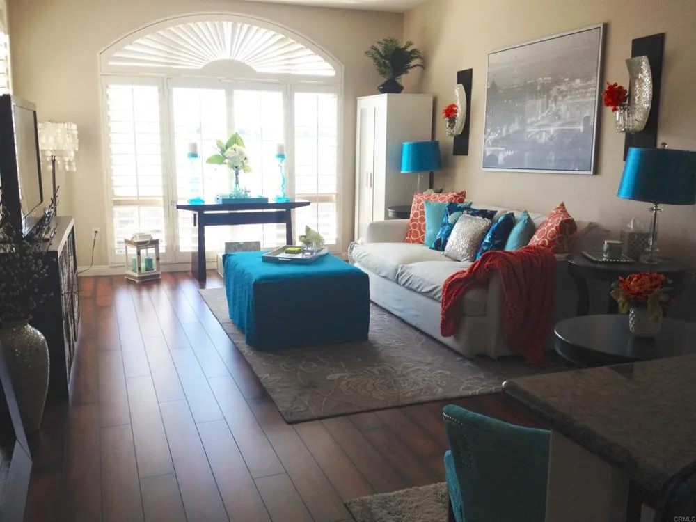 3857 Pell Place #405 San Diego, CA 92130