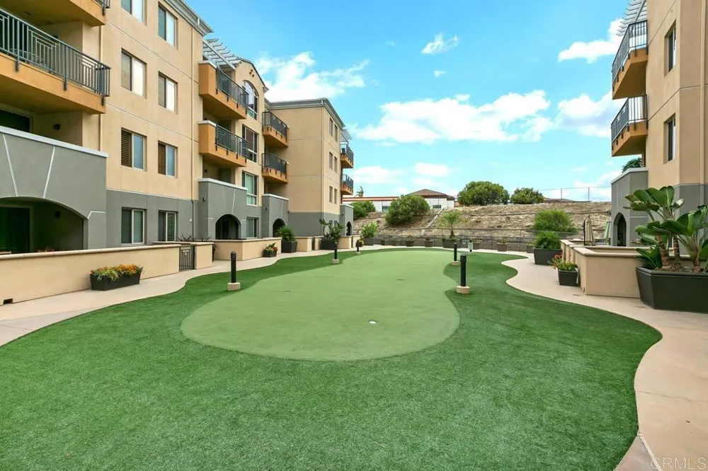 3857 Pell Place #405 San Diego, CA 92130
