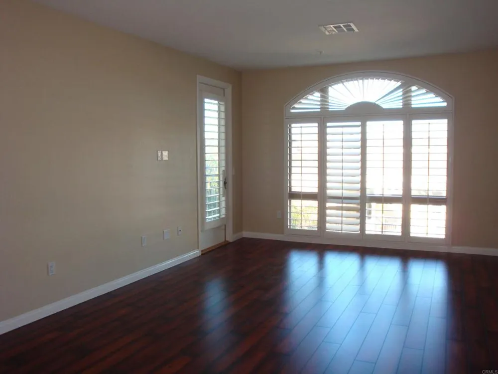 3857 Pell Place #405 San Diego, CA 92130