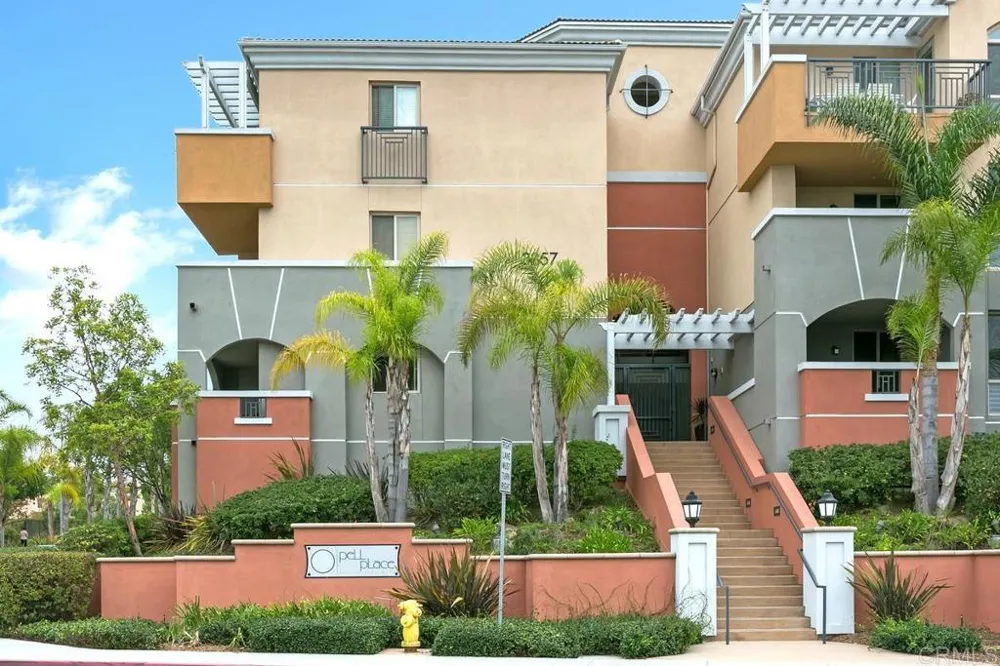 3857 Pell Place #405 San Diego, CA 92130