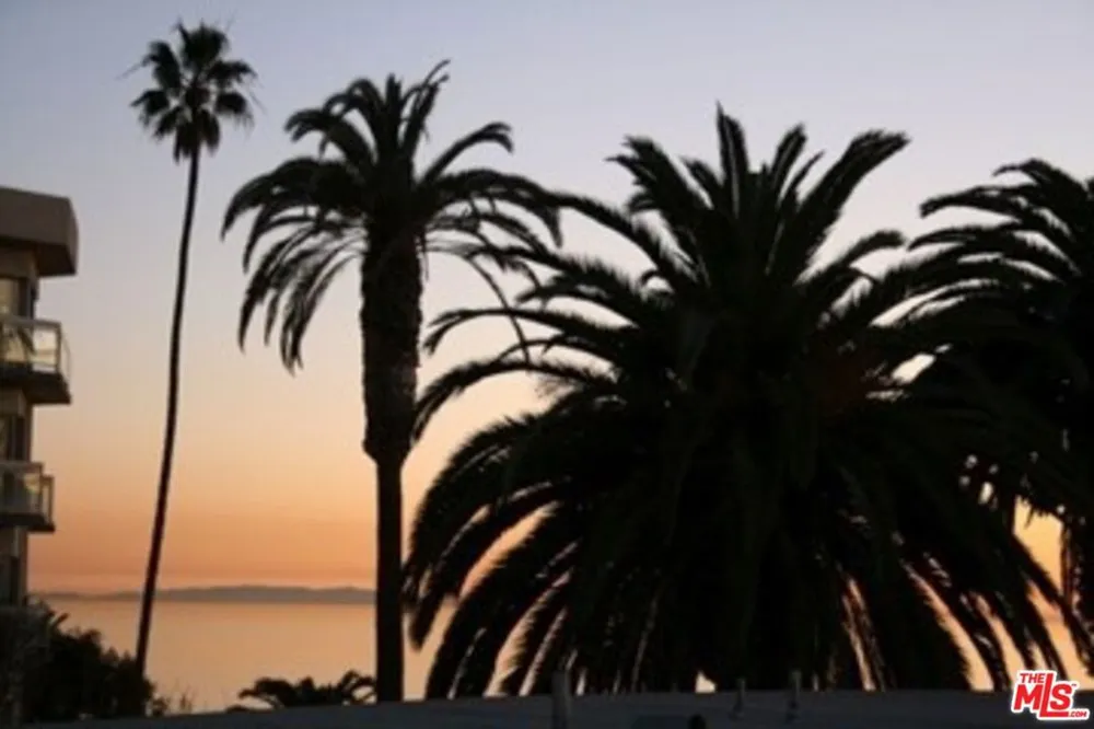 757 Ocean Avenue #105 Santa Monica, CA 90402