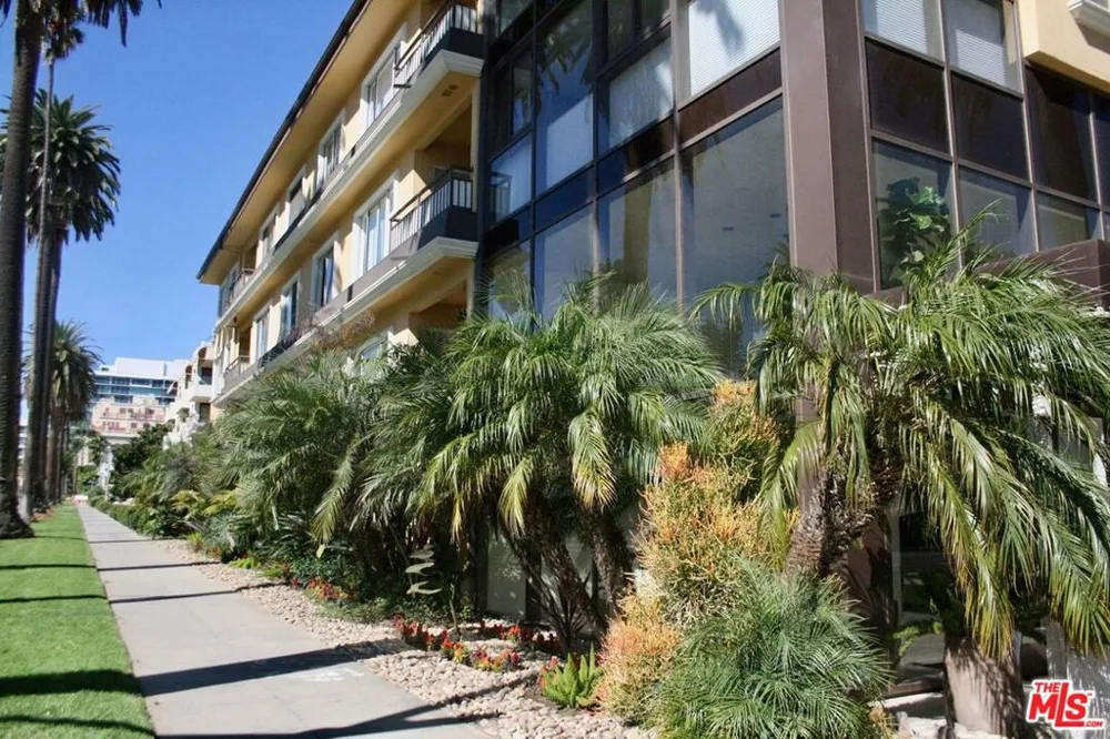 757 Ocean Avenue #105 Santa Monica, CA 90402