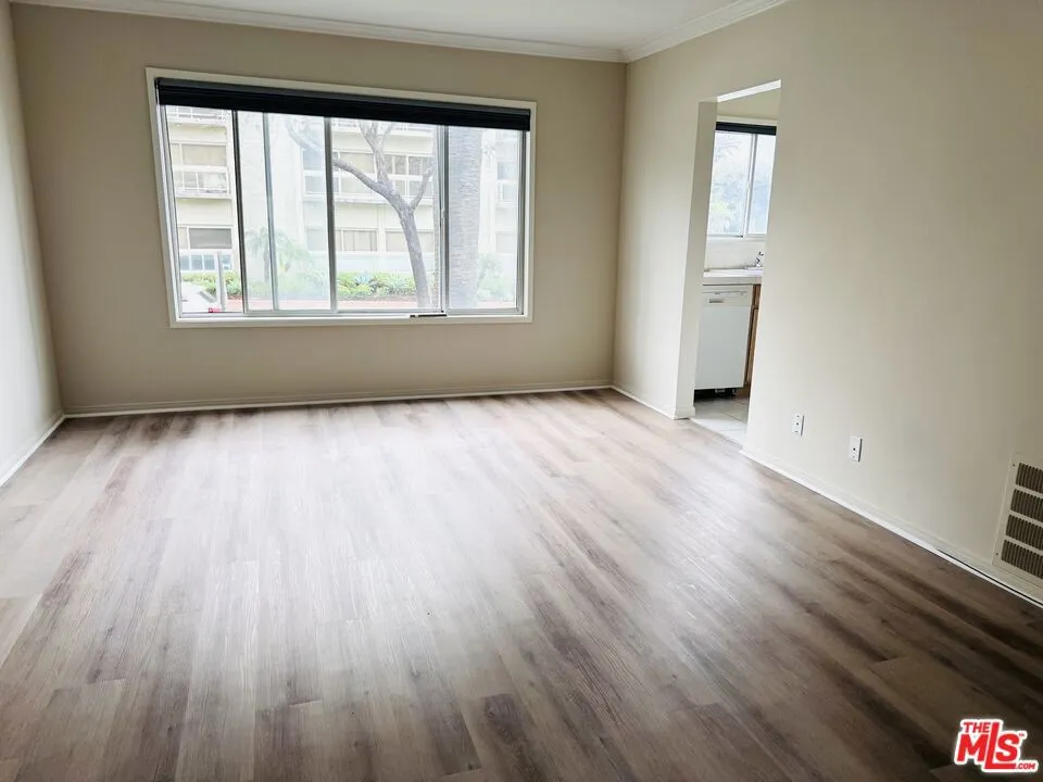 757 Ocean Avenue #105 Santa Monica, CA 90402