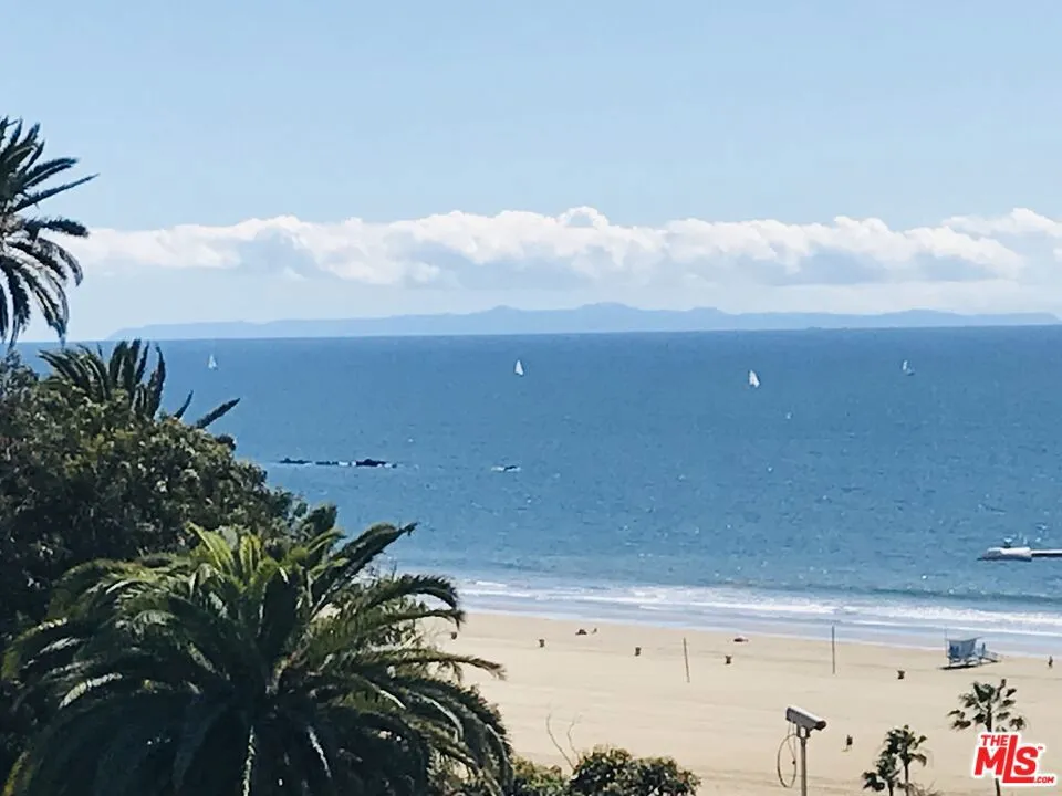 757 Ocean Avenue #105 Santa Monica, CA 90402