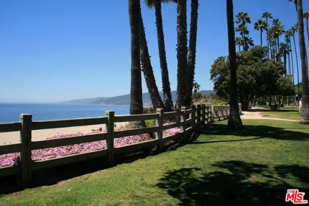757 Ocean Avenue #105 Santa Monica, CA 90402