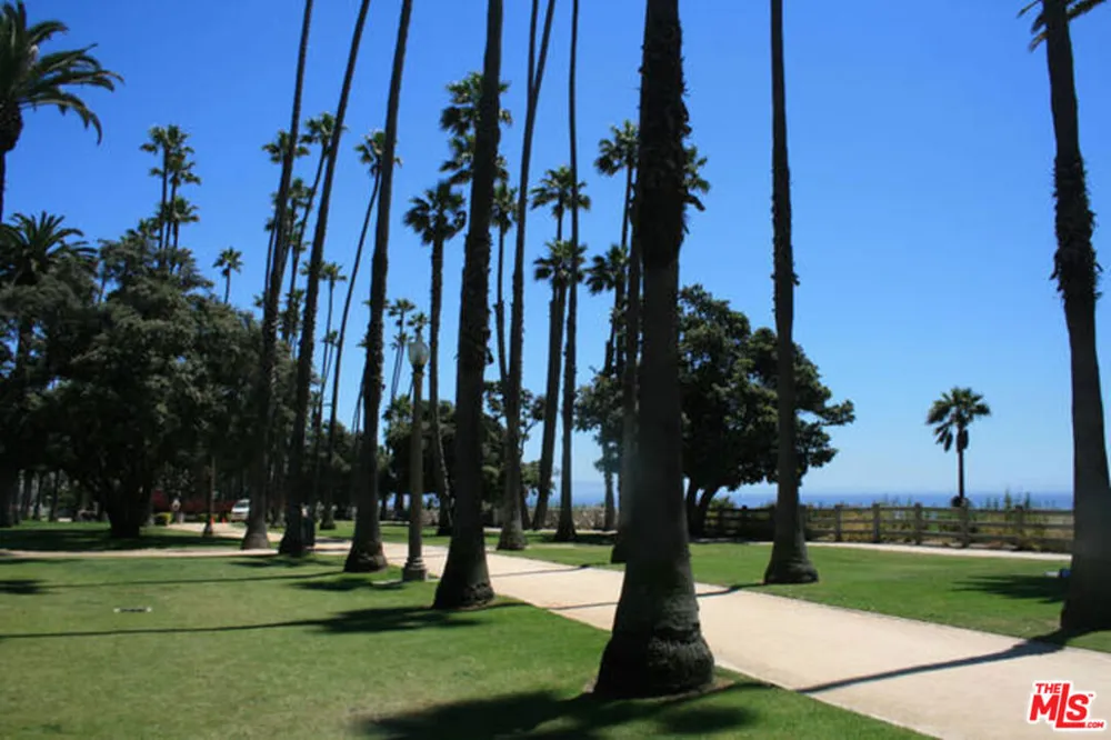 757 Ocean Avenue #105 Santa Monica, CA 90402