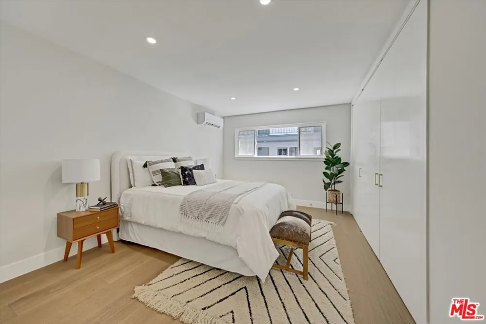 7560 Hollywood Boulevard #106 Los Angeles, CA 90046