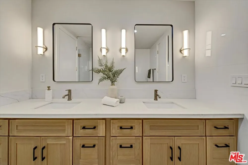 7560 Hollywood Boulevard #106 Los Angeles, CA 90046