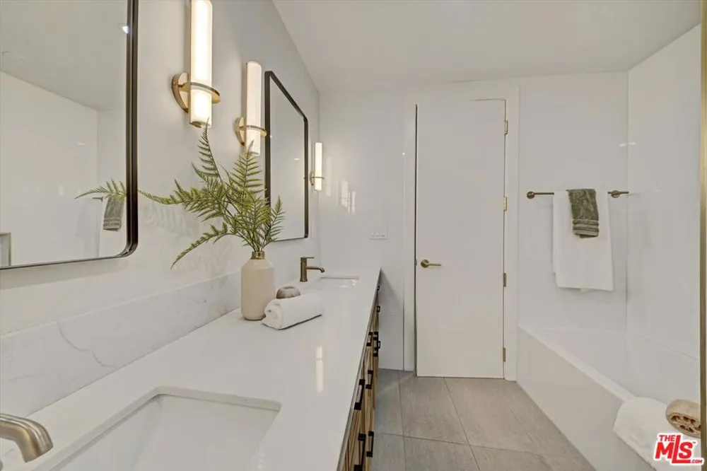 7560 Hollywood Boulevard #106 Los Angeles, CA 90046