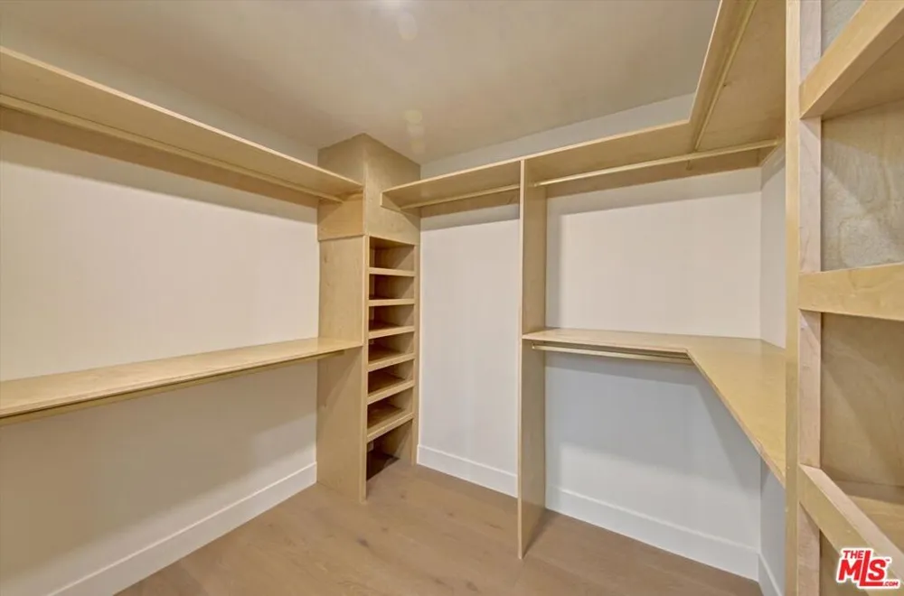 7560 Hollywood Boulevard #106 Los Angeles, CA 90046
