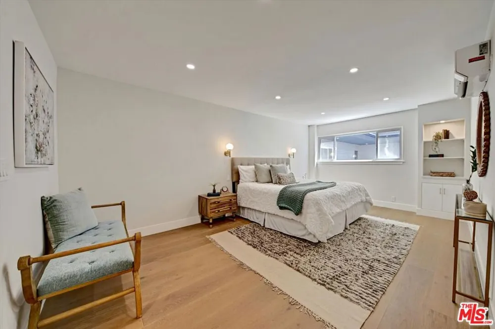7560 Hollywood Boulevard #106 Los Angeles, CA 90046