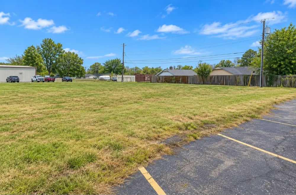 1000 NS Wood Drive Okmulgee, OK 74447