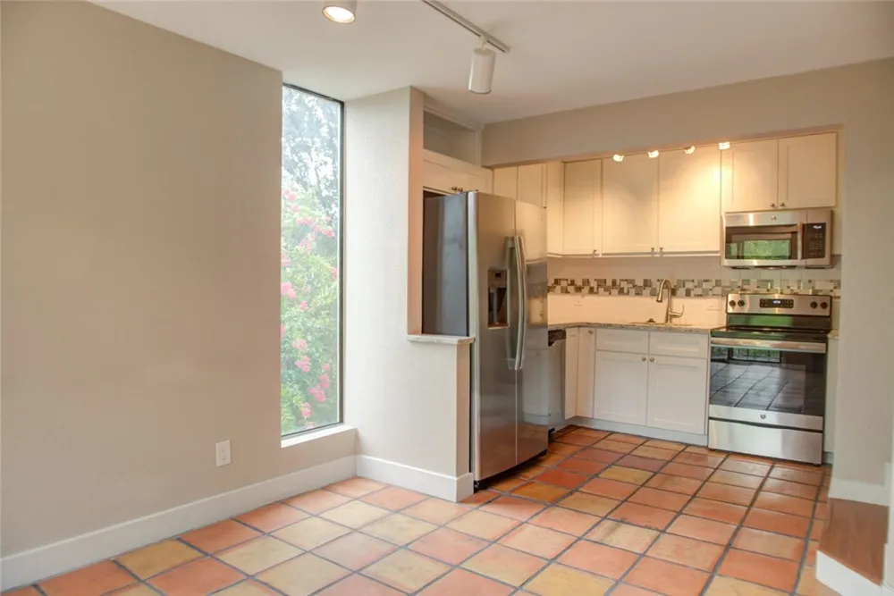 1306 Norwalk Lane #201 Austin, TX 78703