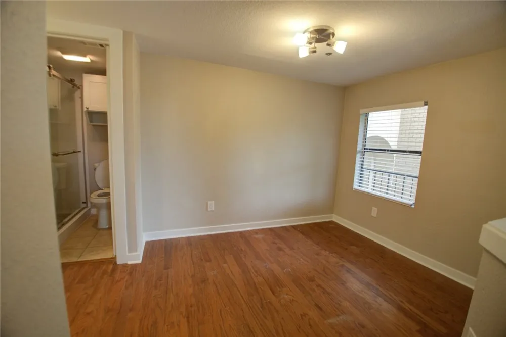 1306 Norwalk Lane #201 Austin, TX 78703