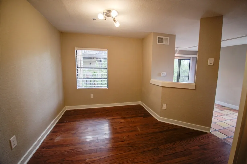 1306 Norwalk Lane #201 Austin, TX 78703