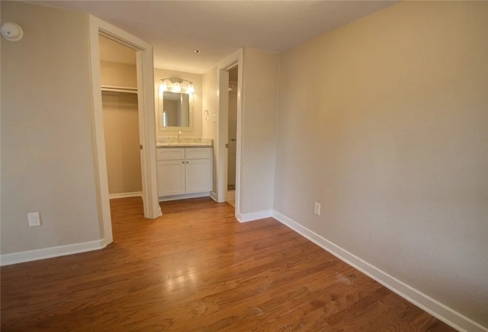 1306 Norwalk Lane #201 Austin, TX 78703