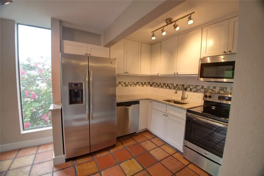 1306 Norwalk Lane #201 Austin, TX 78703
