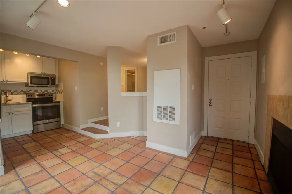 1306 Norwalk Lane #201 Austin, TX 78703