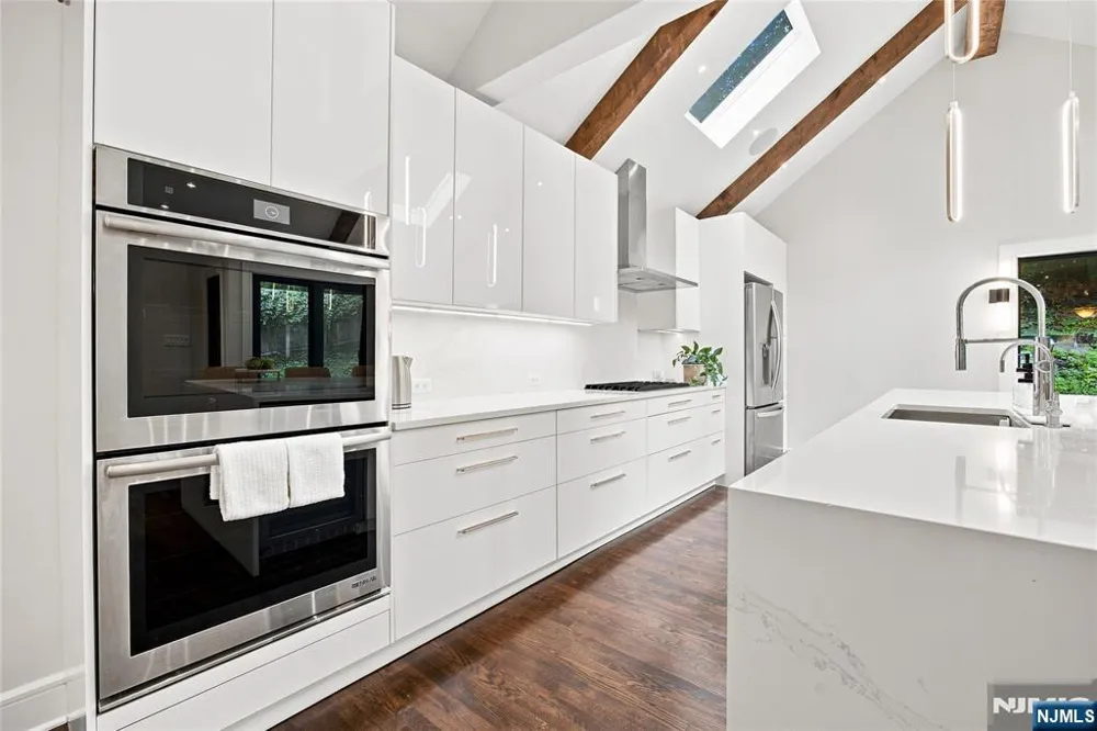 43 Linden Terrace Leonia, NJ 07605