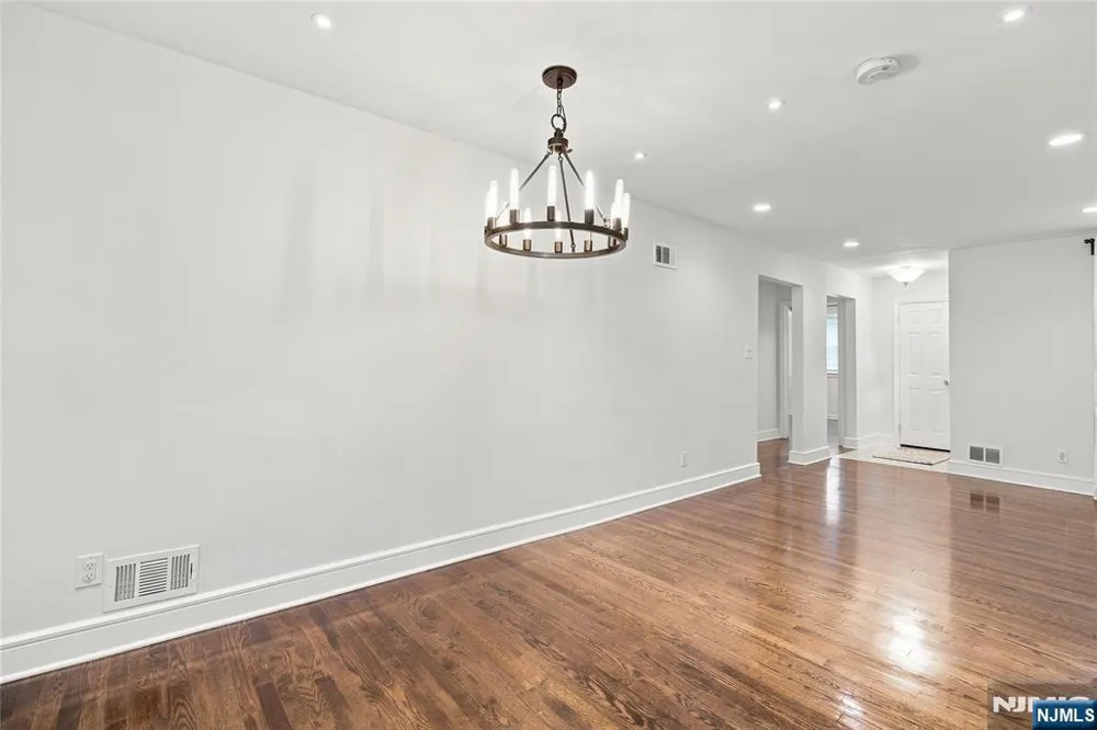 43 Linden Terrace Leonia, NJ 07605