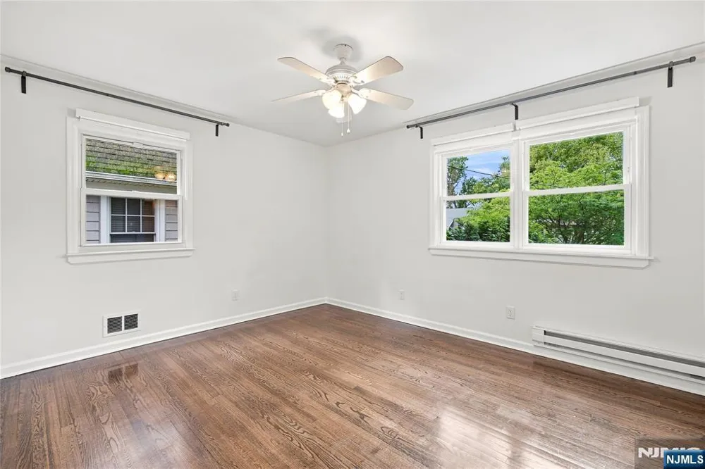 43 Linden Terrace Leonia, NJ 07605