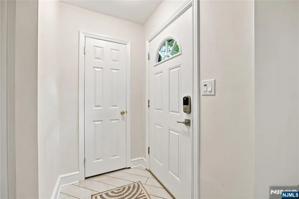 43 Linden Terrace Leonia, NJ 07605