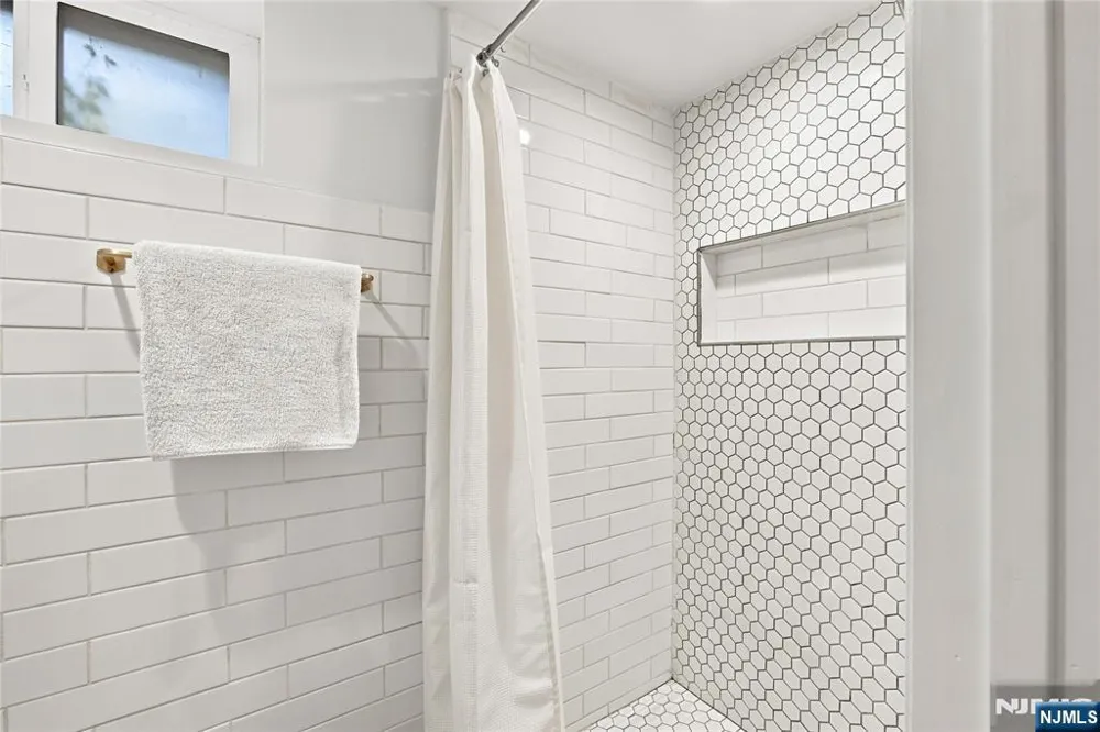 43 Linden Terrace Leonia, NJ 07605