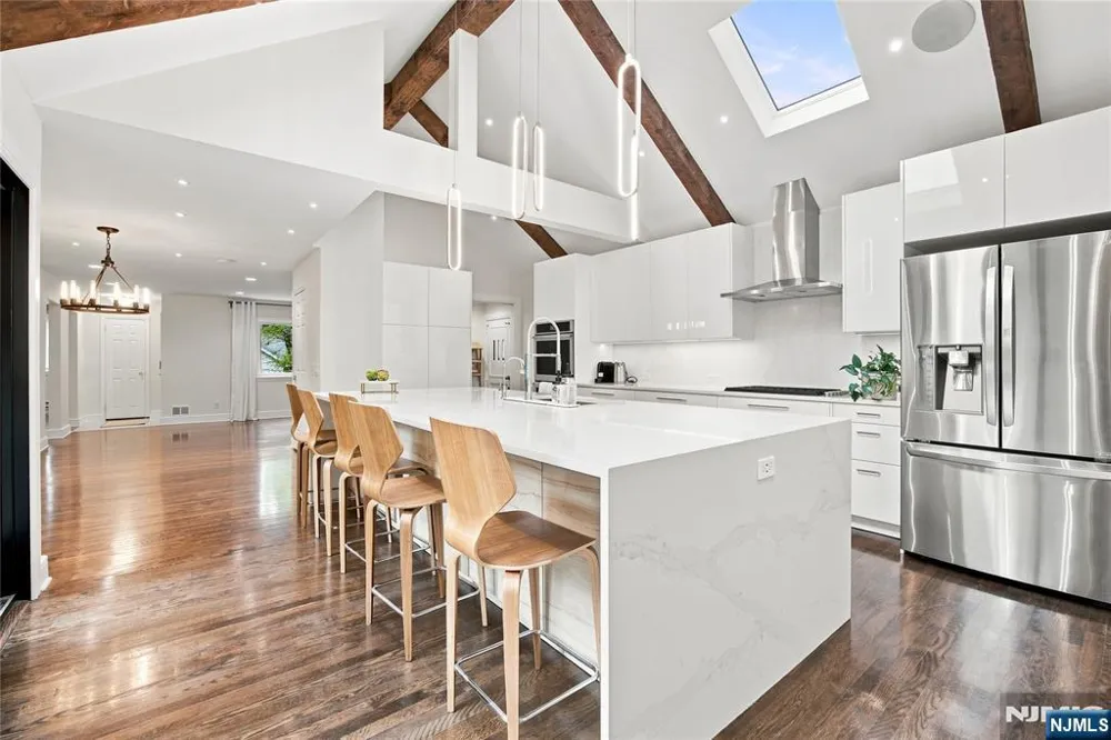 43 Linden Terrace Leonia, NJ 07605