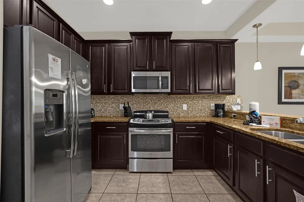8095 BROOKSVILLE DRIVE Davenport, FL 33896