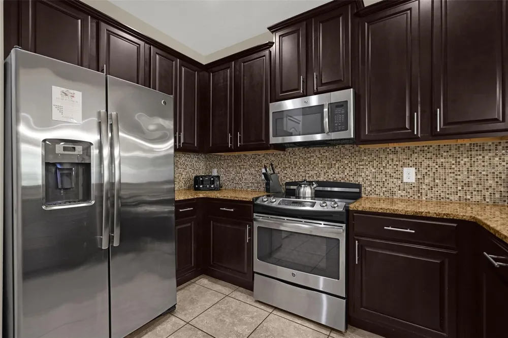8095 BROOKSVILLE DRIVE Davenport, FL 33896